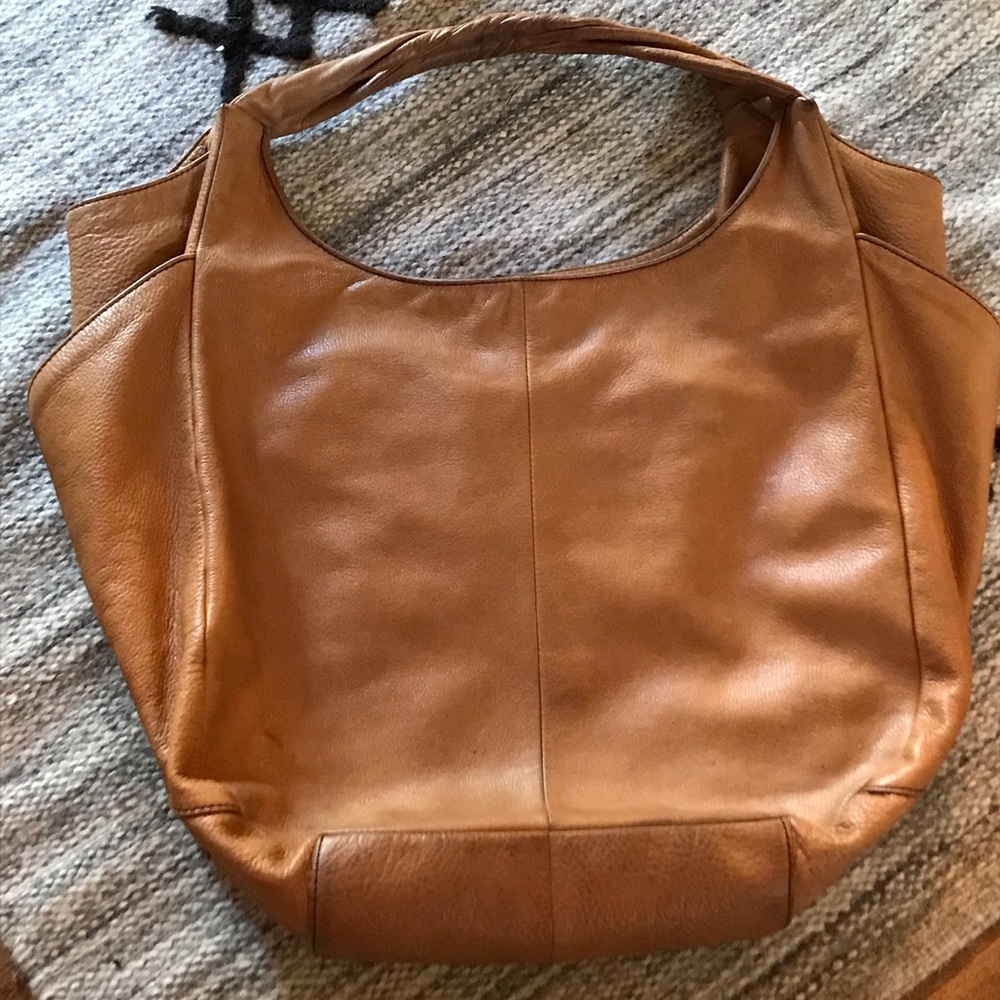 Hobo style leather bag. HOBO International brand.